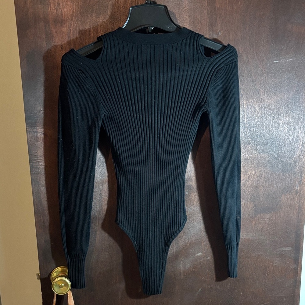 Astr Black Ribbed Knit Cold Shoulder Bodysuit - Picture 3 of 3